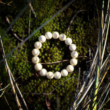 Load image into Gallery viewer, Frankincense Bracelet - White